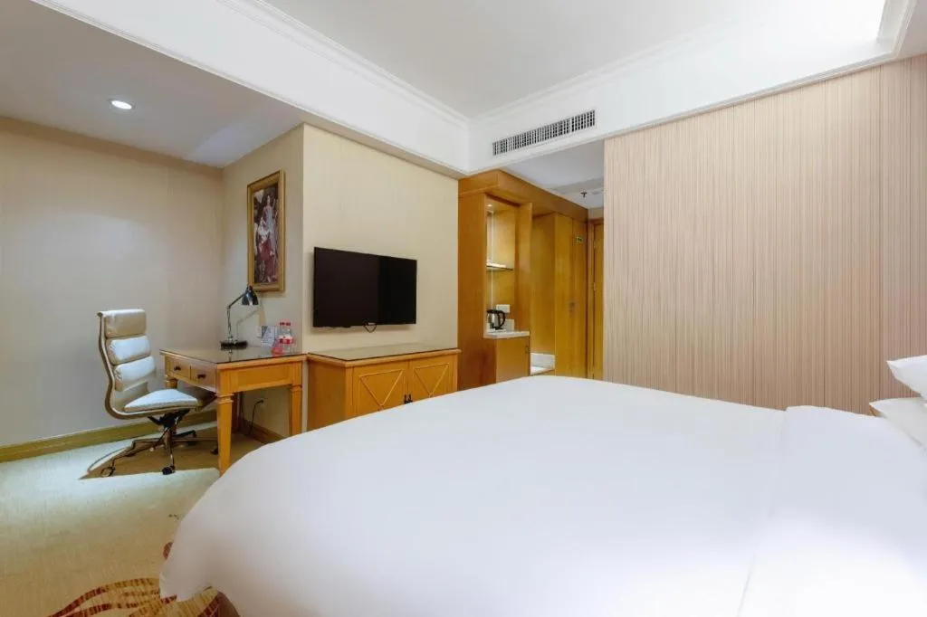 Bed in Vienna International Hotel Shenzhen North Station Branch