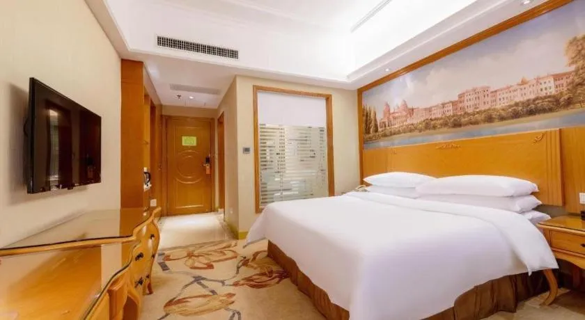 Bed in Vienna International Hotel Shenzhen North Station Branch
