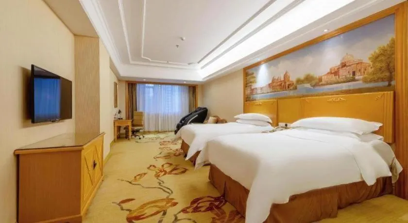 Bed in Vienna International Hotel Shenzhen North Station Branch