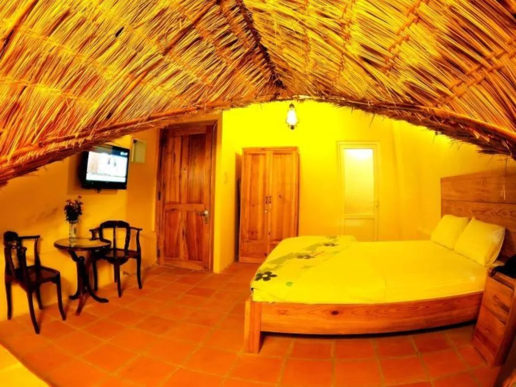 Bed in Dalat Flower Hotel & Spa