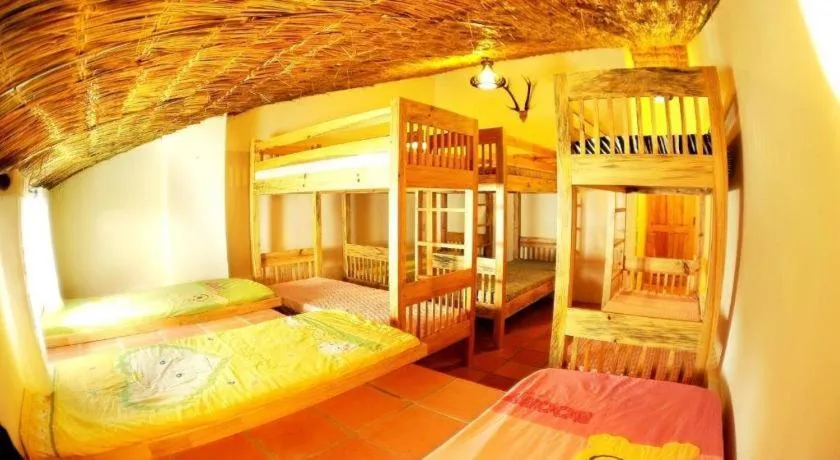 Bed in Dalat Flower Hotel & Spa