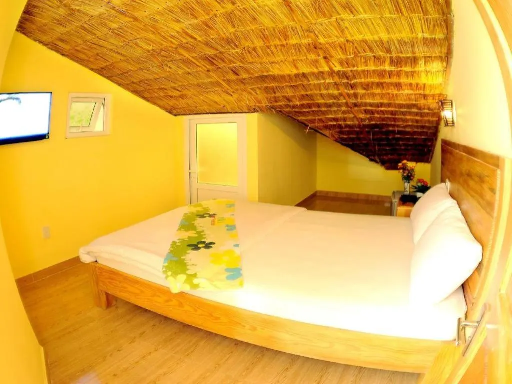 Bed in Dalat Flower Hotel & Spa