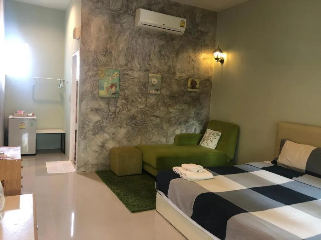 Bed in The Color Resort Amphawa