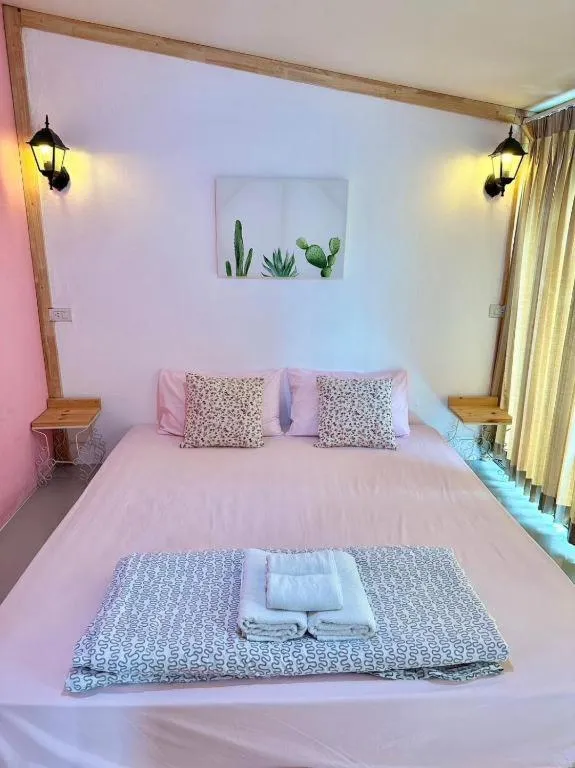 Bed in The Color Resort Amphawa