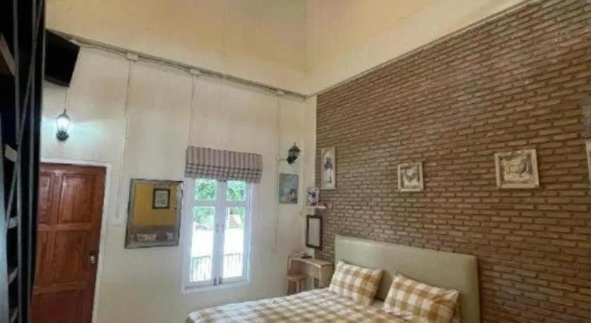 Bed in The Color Resort Amphawa