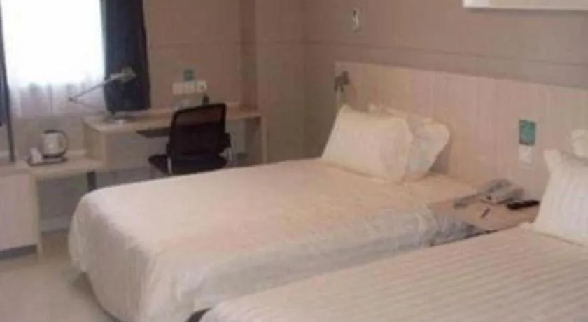 Bed in Jinjiang Inn Baotou Donghe East Railway Station