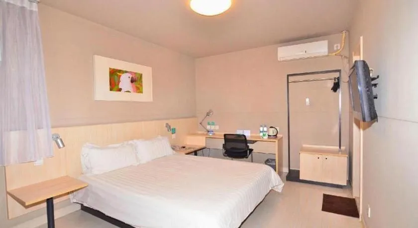 Bed in Jinjiang Inn Baotou Donghe East Railway Station