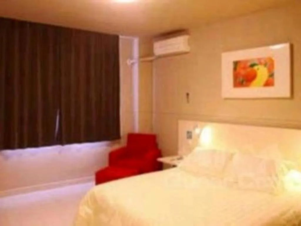 Bed in Jinjiang Inn Baotou Donghe East Railway Station