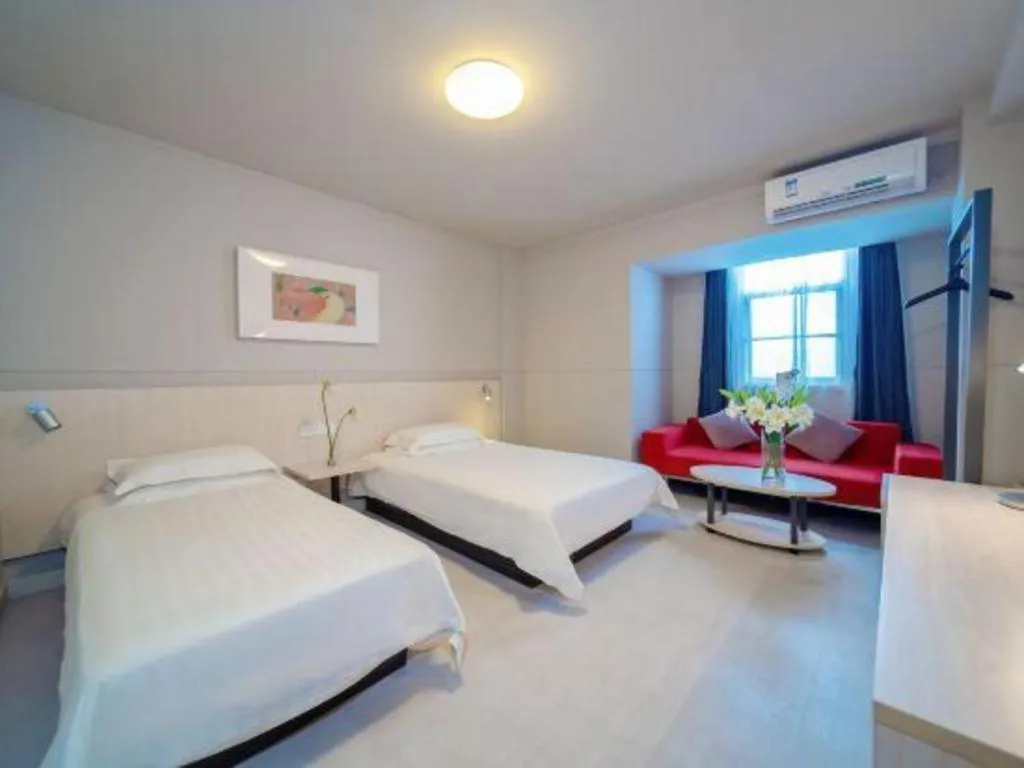 Bed in Jinjiang Inn Sanya Hexi Road Pedestrian Bridge