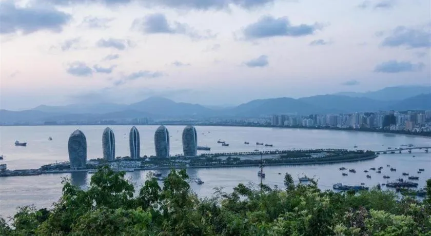 Jinjiang Inn Sanya Hexi Road Pedestrian Bridge