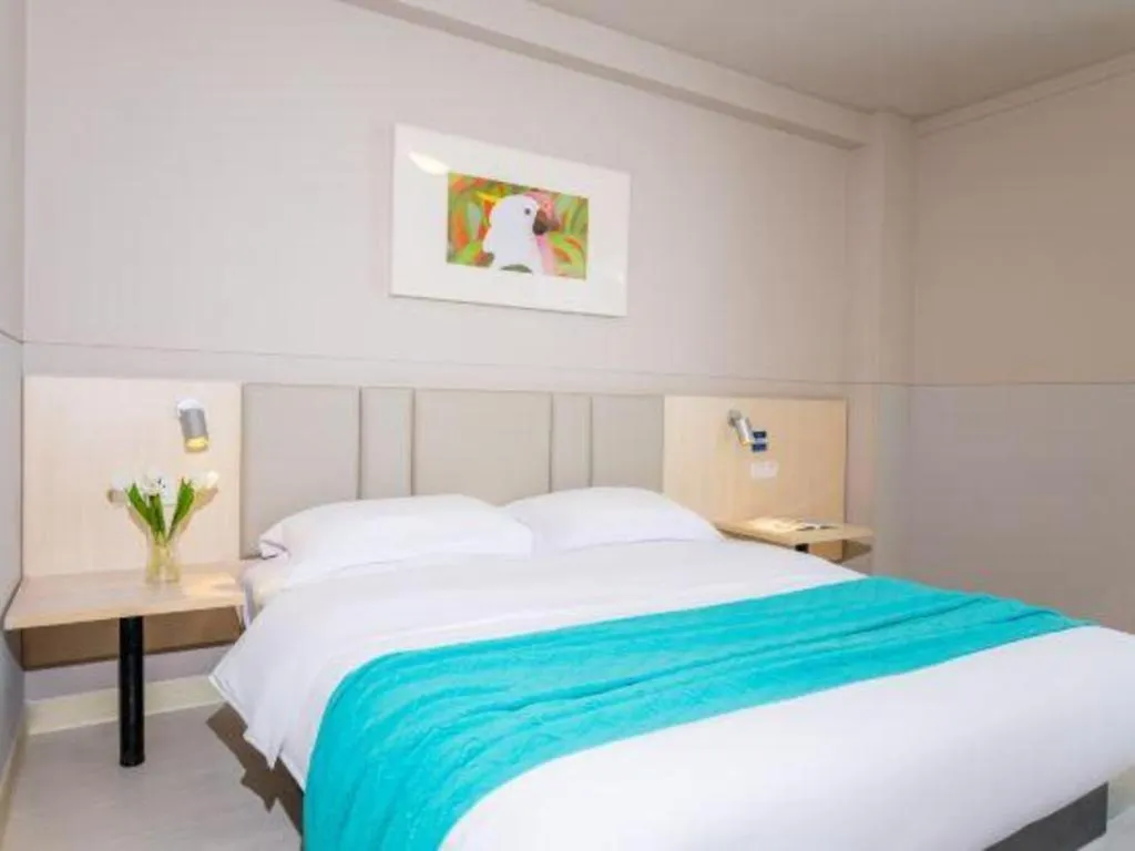 Bed in Jinjiang Inn Sanya Hexi Road Pedestrian Bridge