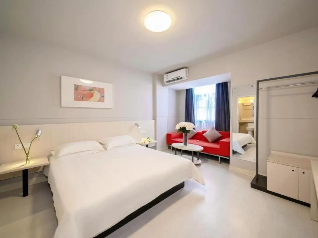 Bed in Jinjiang Inn Sanya Hexi Road Pedestrian Bridge