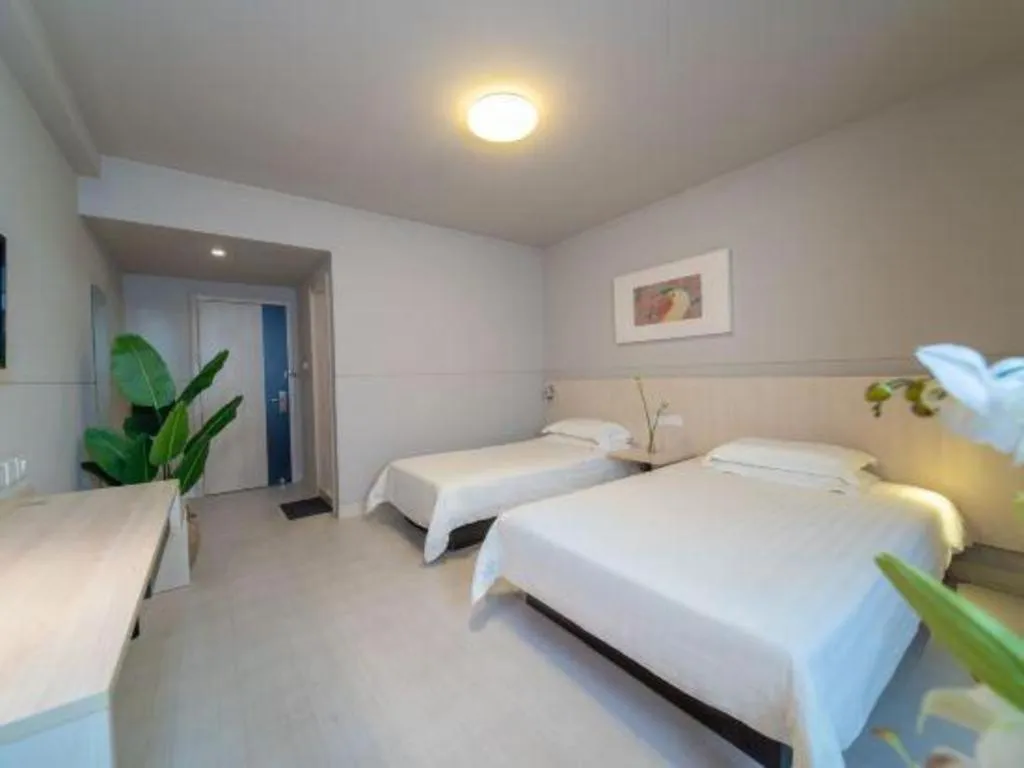 Bed in Jinjiang Inn Sanya Hexi Road Pedestrian Bridge
