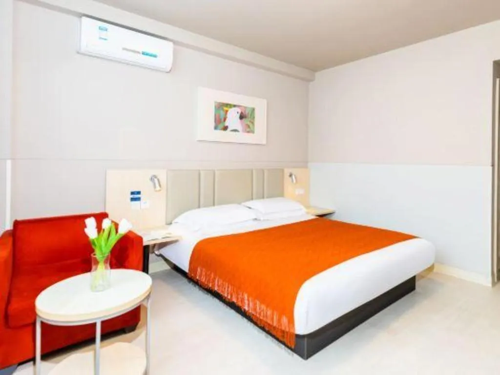 Bed in Jinjiang Inn Sanya Hexi Road Pedestrian Bridge