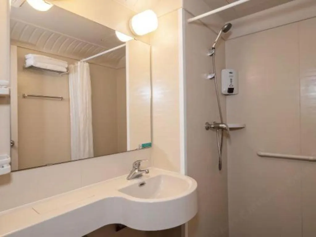 Jinjiang Inn Sanya Hexi Road Pedestrian Bridge