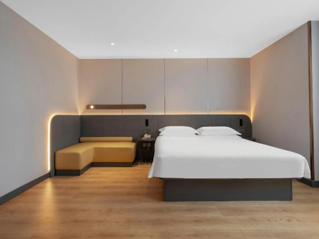 Bed in Jinjiang Inn Quanzhou West Street Kaiyuan Temple