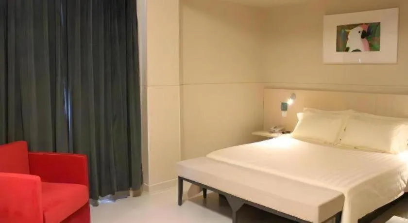 Bed in Jinjiang Inn Quanzhou West Street Kaiyuan Temple