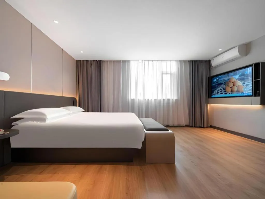 Bed in Jinjiang Inn Quanzhou West Street Kaiyuan Temple