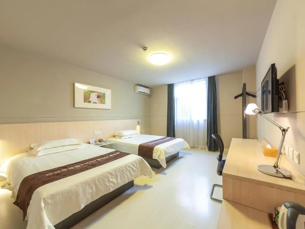 Bed in Jinjiang Inn Quanzhou West Street Kaiyuan Temple