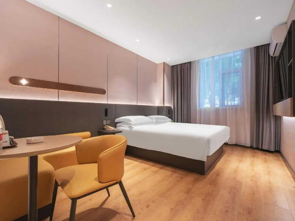 Bed in Jinjiang Inn Quanzhou West Street Kaiyuan Temple