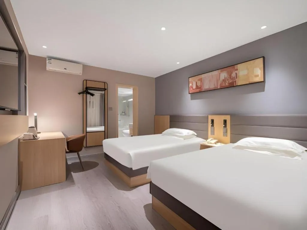 Bed in Jinjiang Inn Quanzhou West Street Kaiyuan Temple