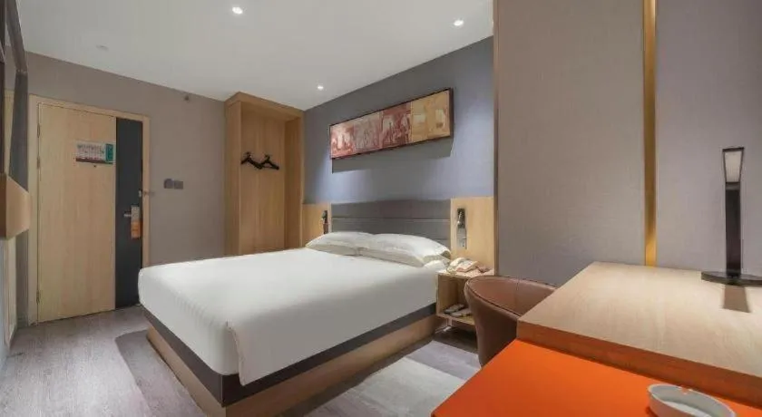 Bed in Jinjiang Inn Quanzhou West Street Kaiyuan Temple