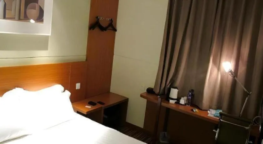 Bed in Jinjiang Inn Style Shenyang The Palace Huaiyuan Gate