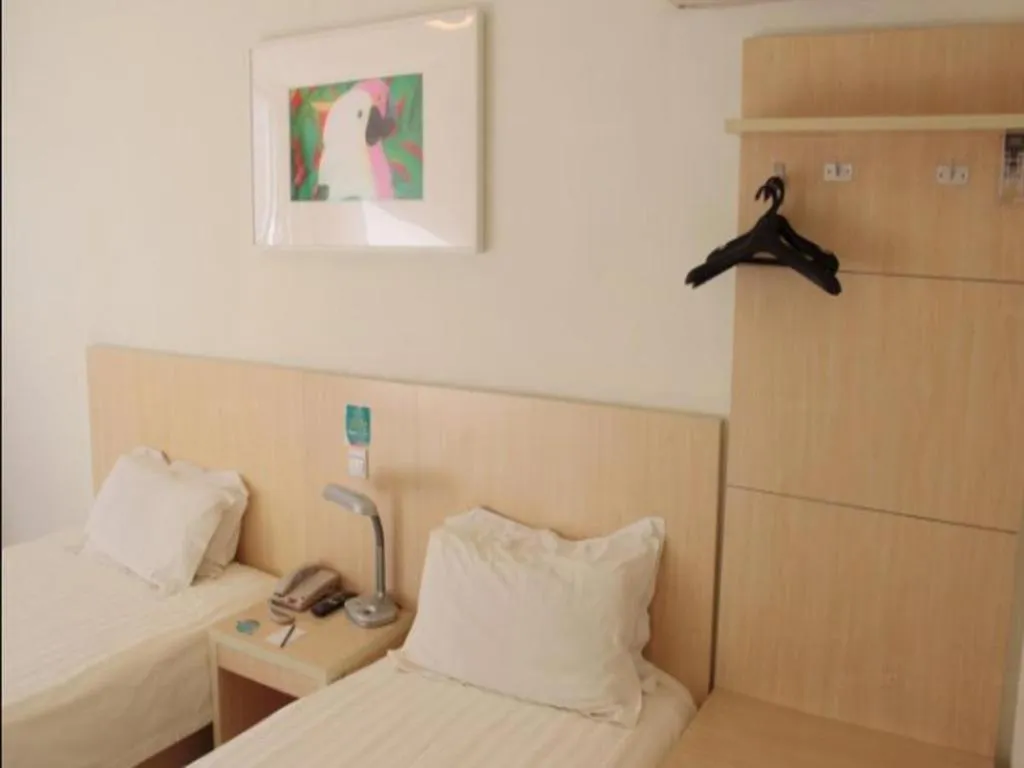 Bed in Jinjiang Inn Nanjing Xinjiekou