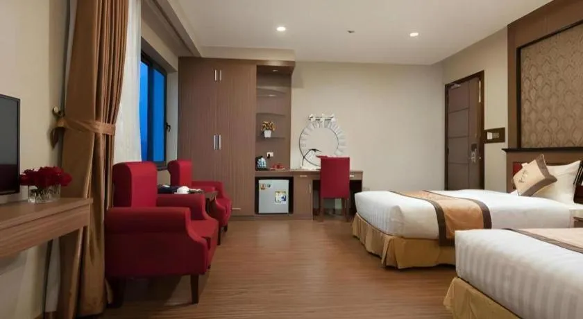 Bed in Royal Palace Hotel