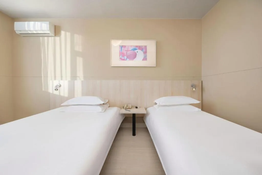 Bed in JinJiang Inn Datong Pingchengqiao