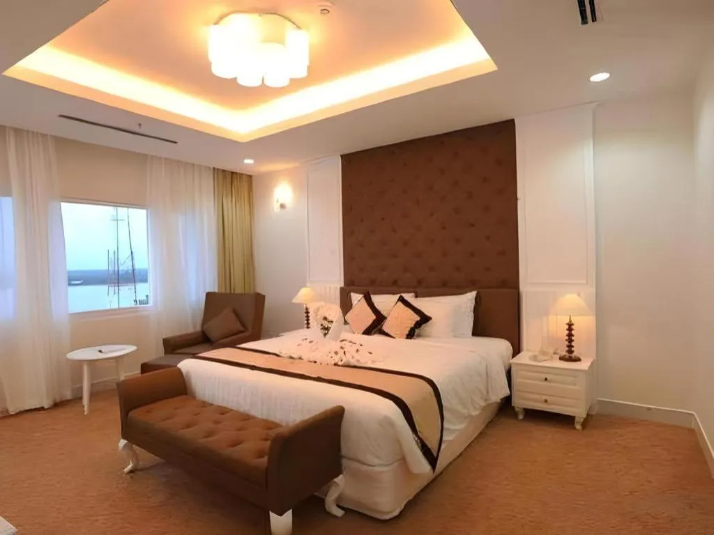 Bed in Mekong My Tho Hotel