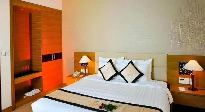 Bed in Mekong My Tho Hotel