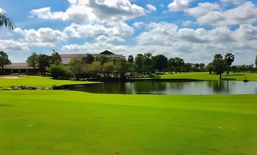 Suwan Golf & Country Club