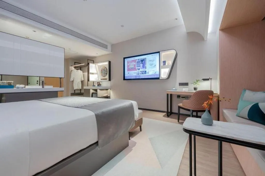 Bed in Home Inn Plus Shanghai Pudong Airport Chuansha Branch