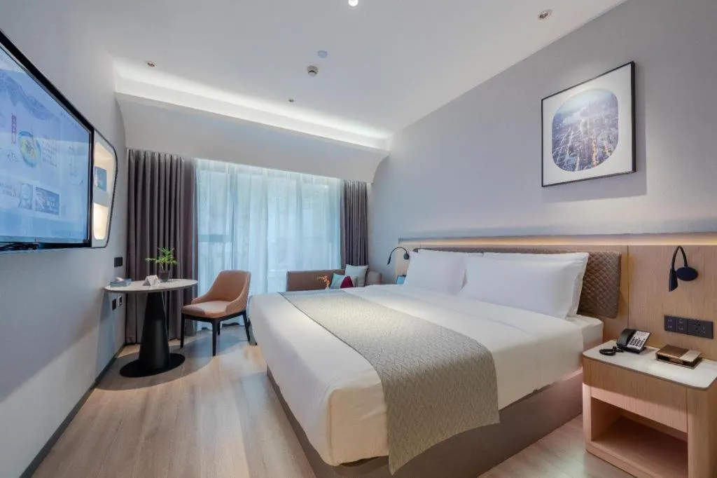 Bed in Home Inn Plus Shanghai Pudong Airport Chuansha Branch