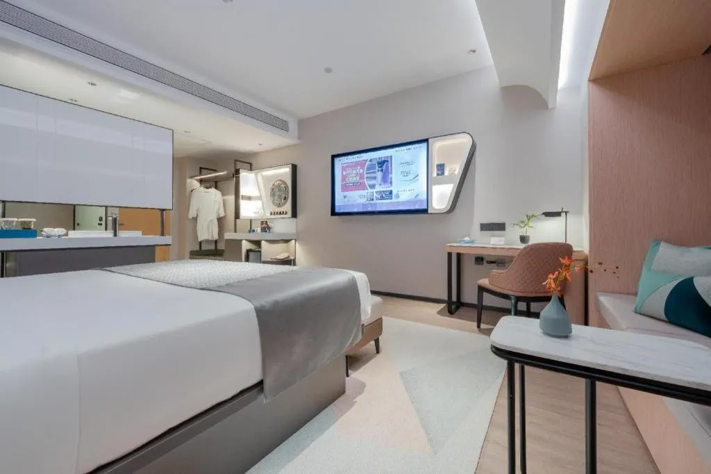 Bed in Home Inn Plus Shanghai Pudong Airport Chuansha Branch