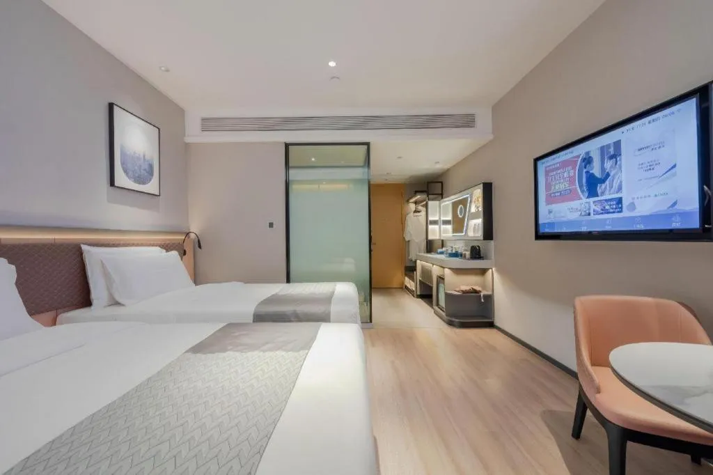 Bed in Home Inn Plus Shanghai Pudong Airport Chuansha Branch