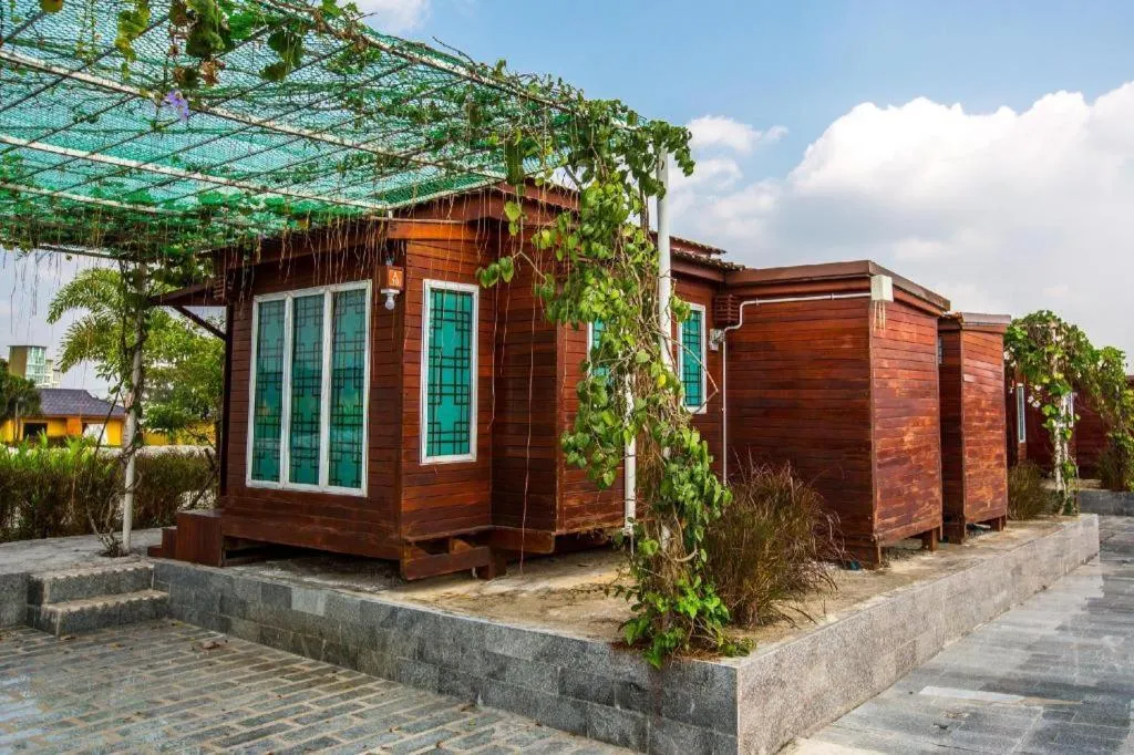 Prew Lom Chom Nam Resort