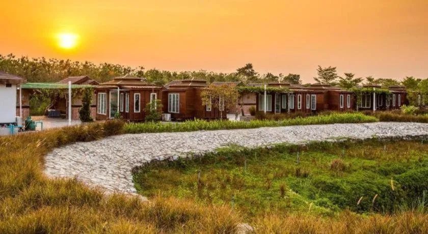 Prew Lom Chom Nam Resort