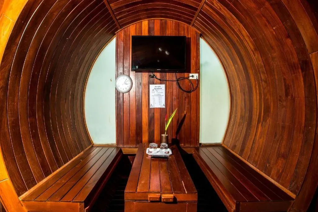 Prew Lom Chom Nam Resort