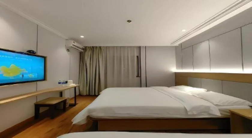 Bed in GreenTree Inn Shanghai Hongqiao Hub Convention Center Jinghua Road Shell Hotel