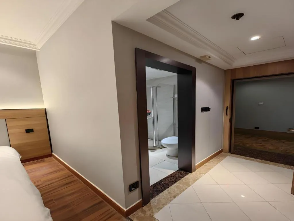 GreenTree Inn Shanghai Hongqiao Hub Convention Center Jinghua Road Shell Hotel