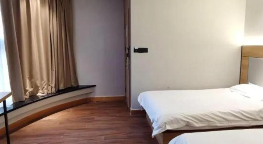 Bed in GreenTree Inn Shanghai Hongqiao Hub Convention Center Jinghua Road Shell Hotel