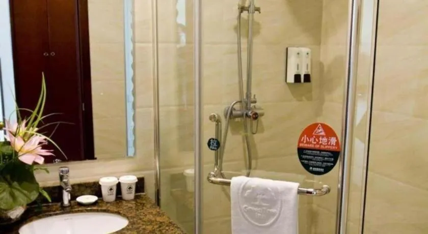 GreenTree Inn Shanghai Hongqiao Hub Convention Center Jinghua Road Shell Hotel