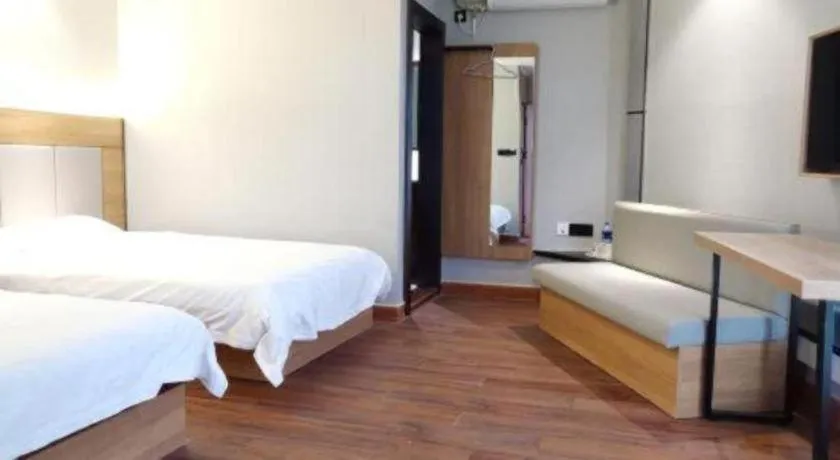 Bed in GreenTree Inn Shanghai Hongqiao Hub Convention Center Jinghua Road Shell Hotel