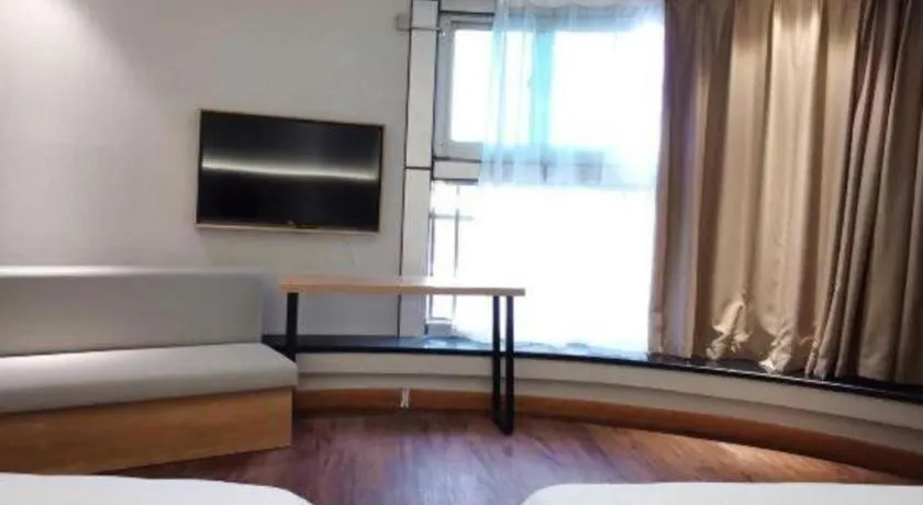 Bed in GreenTree Inn Shanghai Hongqiao Hub Convention Center Jinghua Road Shell Hotel