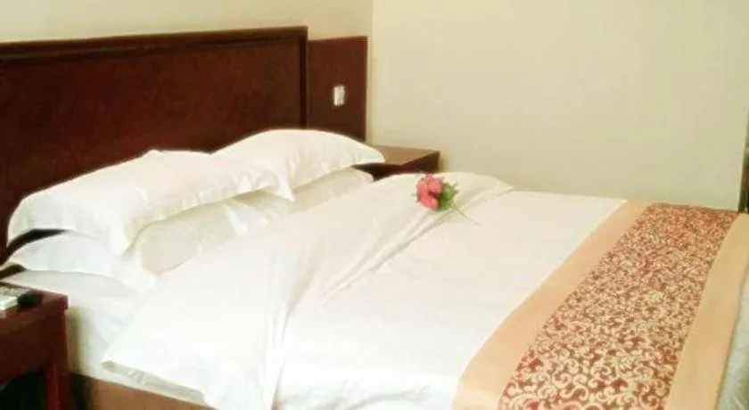 Bed in GreenTree Inn Shanghai Hongqiao Hub Convention Center Jinghua Road Shell Hotel