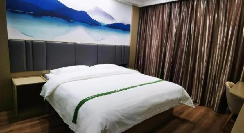 Bed in GreenTree Inn Puyang Ruifengyuan Business Hotel