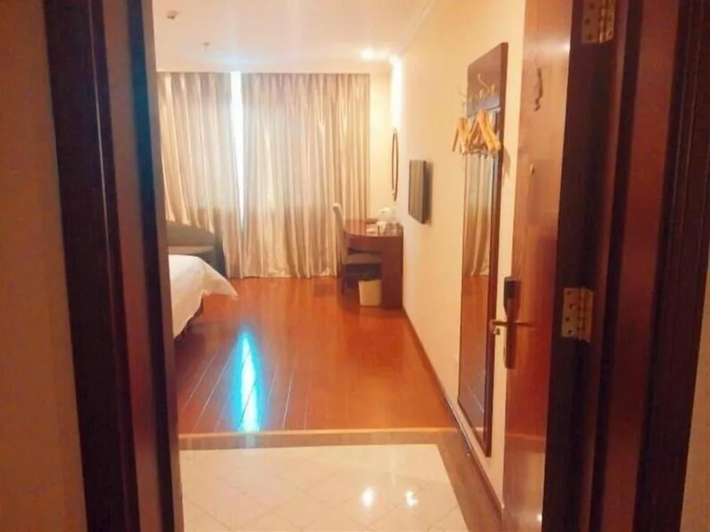 Bed in GreenTree Inn Beijing East Yizhuang District Second Kechuang Street Express Hotel