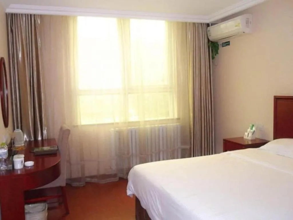 Bed in GreenTree Inn Beijing East Yizhuang District Second Kechuang Street Express Hotel